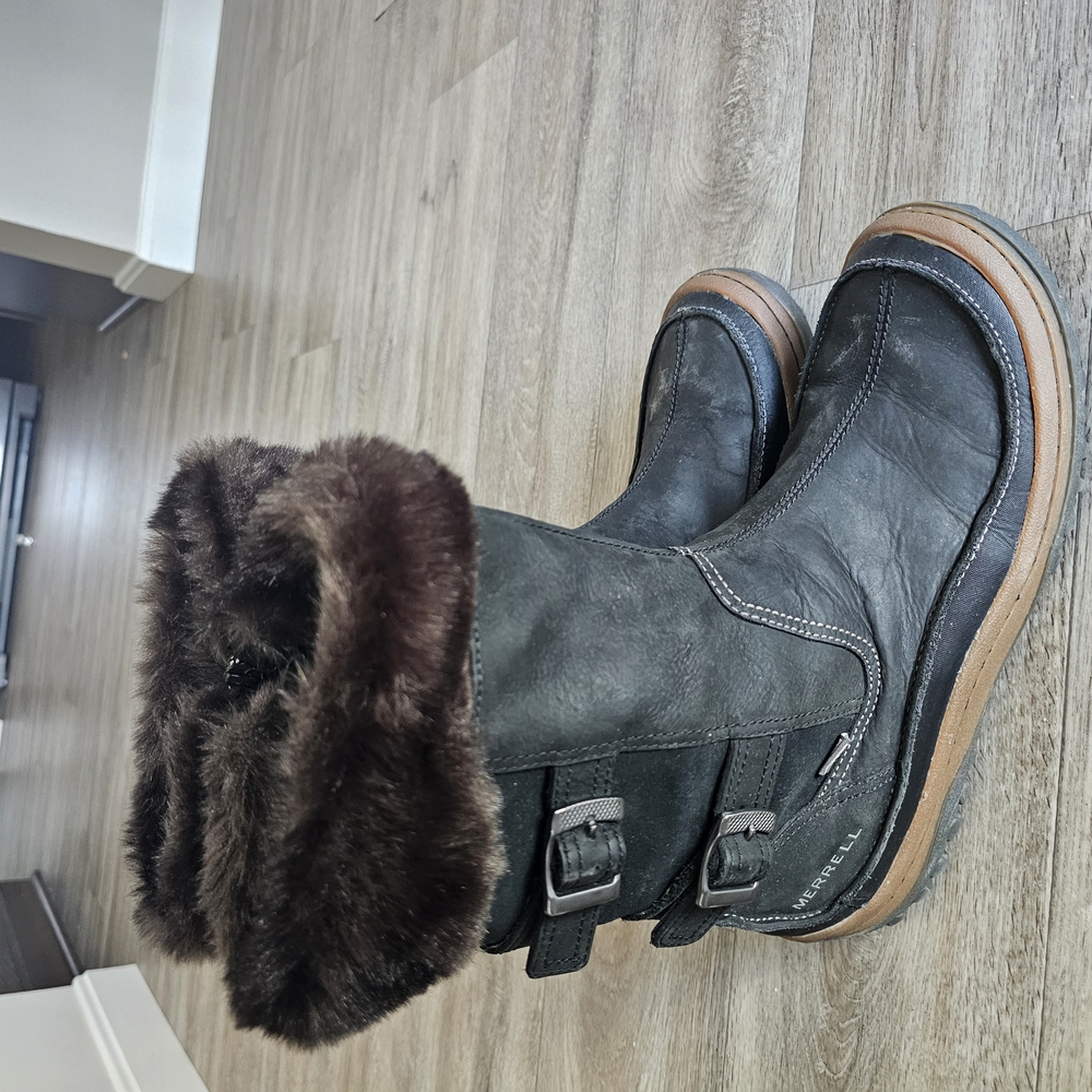 Black Fur-Lined Boots with Buckles